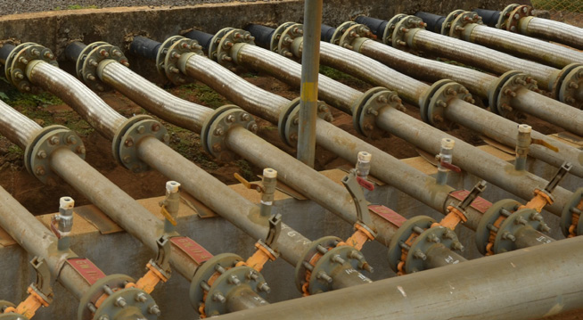 Nourrices de collecte du biogaz, reliées à un ensemble de 15 puits souterrains (manifold).