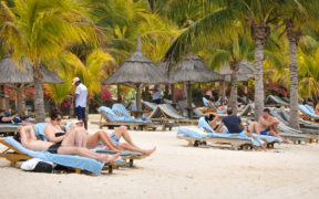 Tourisme : Rs 500 millions pour sauver les emplois | business-magazine.mu