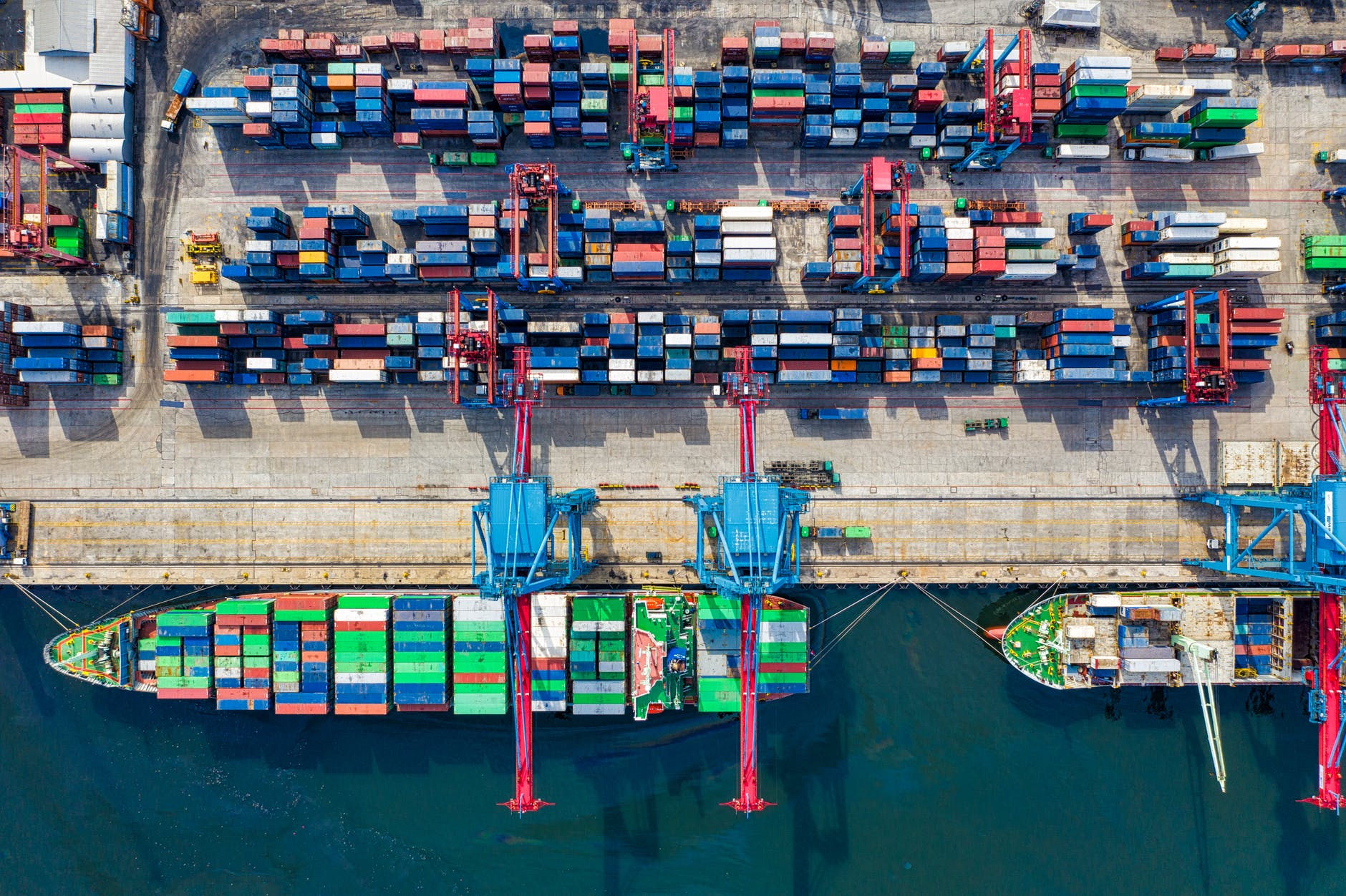 Les exportations et importations reculent au premier semestre | business-magazine.mu