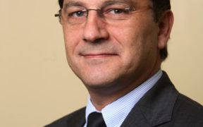 Philippe Cassis: « De bonnes performances opérationnelles en 2013 » | business-magazine.mu