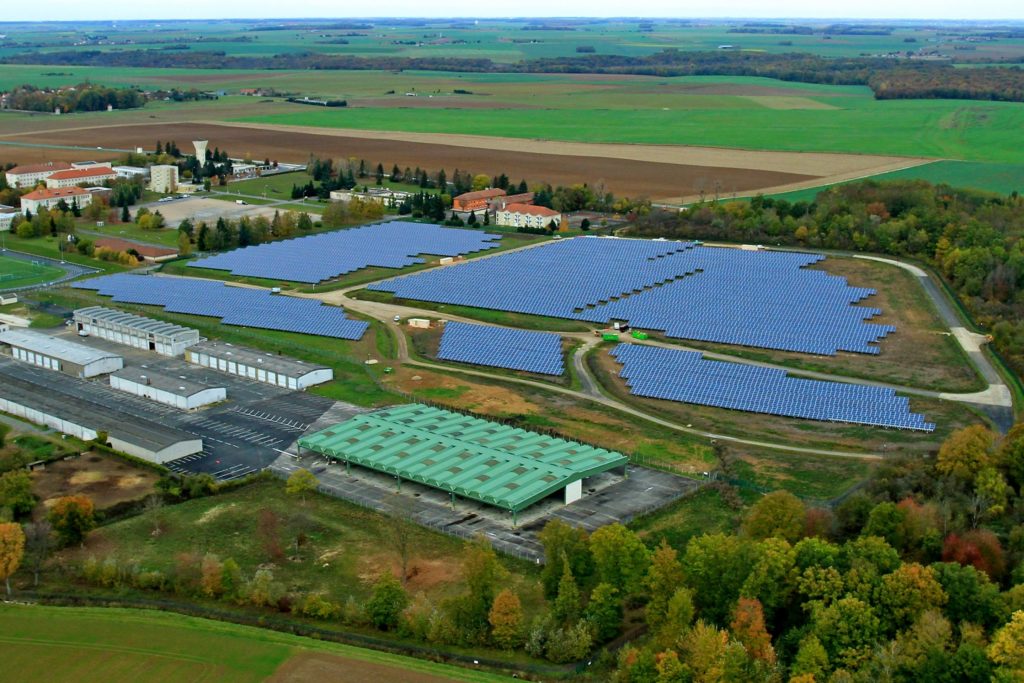 Centrale solaire au sol, à Sourdun (France), conçue et mise en œuvre par phosphoris, le partenaire technique de Greenactivator