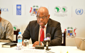 Kennedy k. Mbekeani (Deputy Director General de la région d’Afrique Australe de la banque Aricaine de développement)